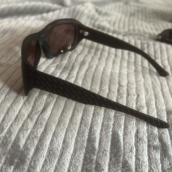 Bottega Veneta Sun Glasses - Picture 2 of 4